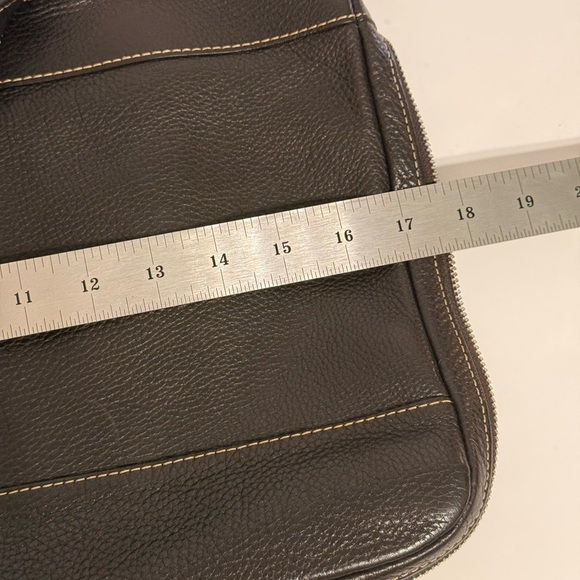 Levenger Dark BROWN Leather Expandable Laptop Messenger Bag Fits 16 In Computer - Picture 11 of 16